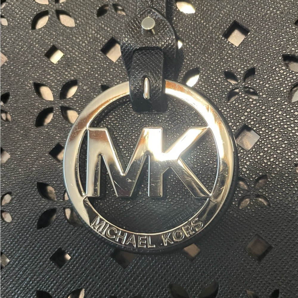 Michael Kors Hayley Tote - Picture 3 of 6
